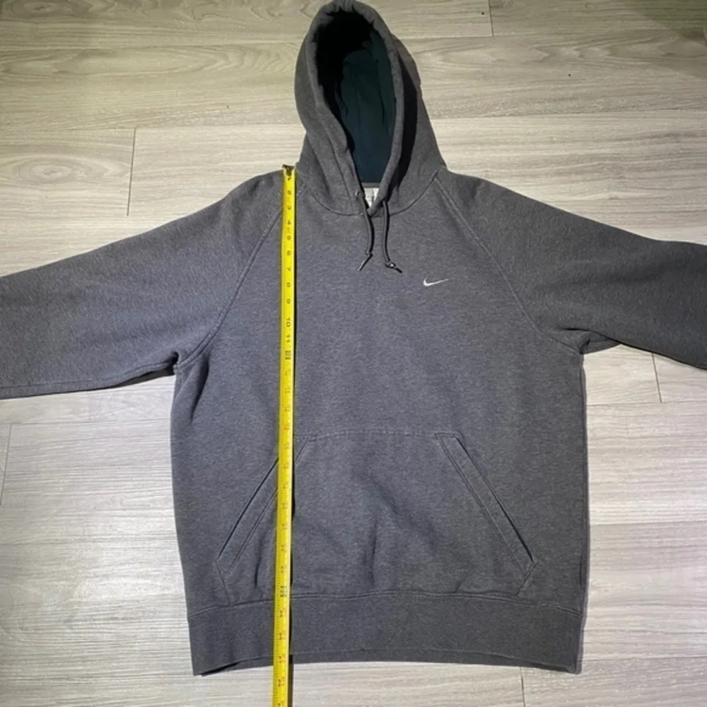 Vintage Y2K Nike Mini Swoosh Pullover Hoodie Size M Gray cropped faded Men's Tra